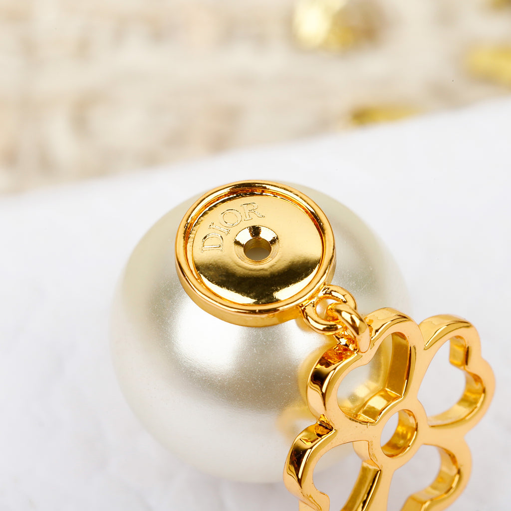 Earrings: Asymmetrical Pearls