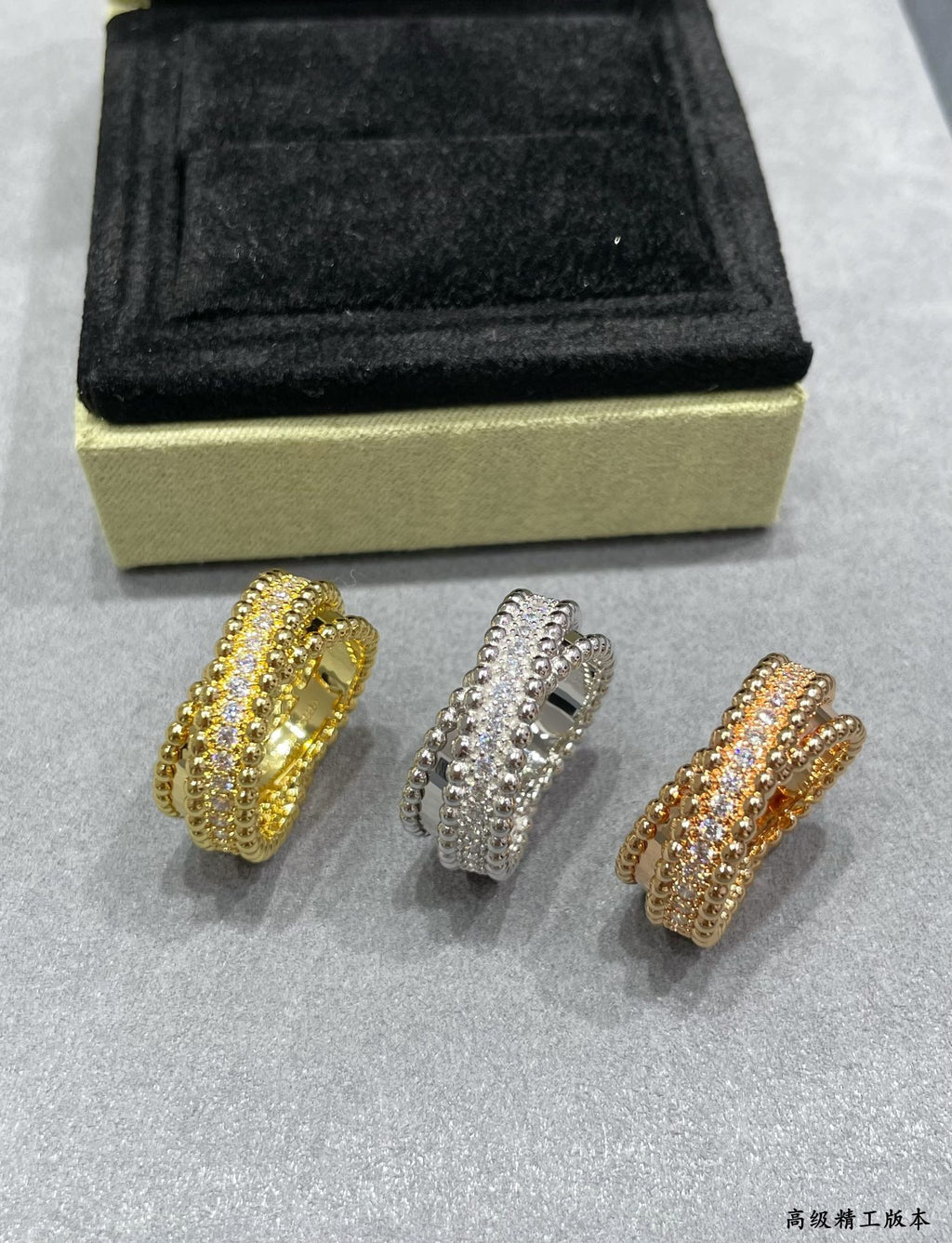 Ring: Gorgeous design with full diamonds