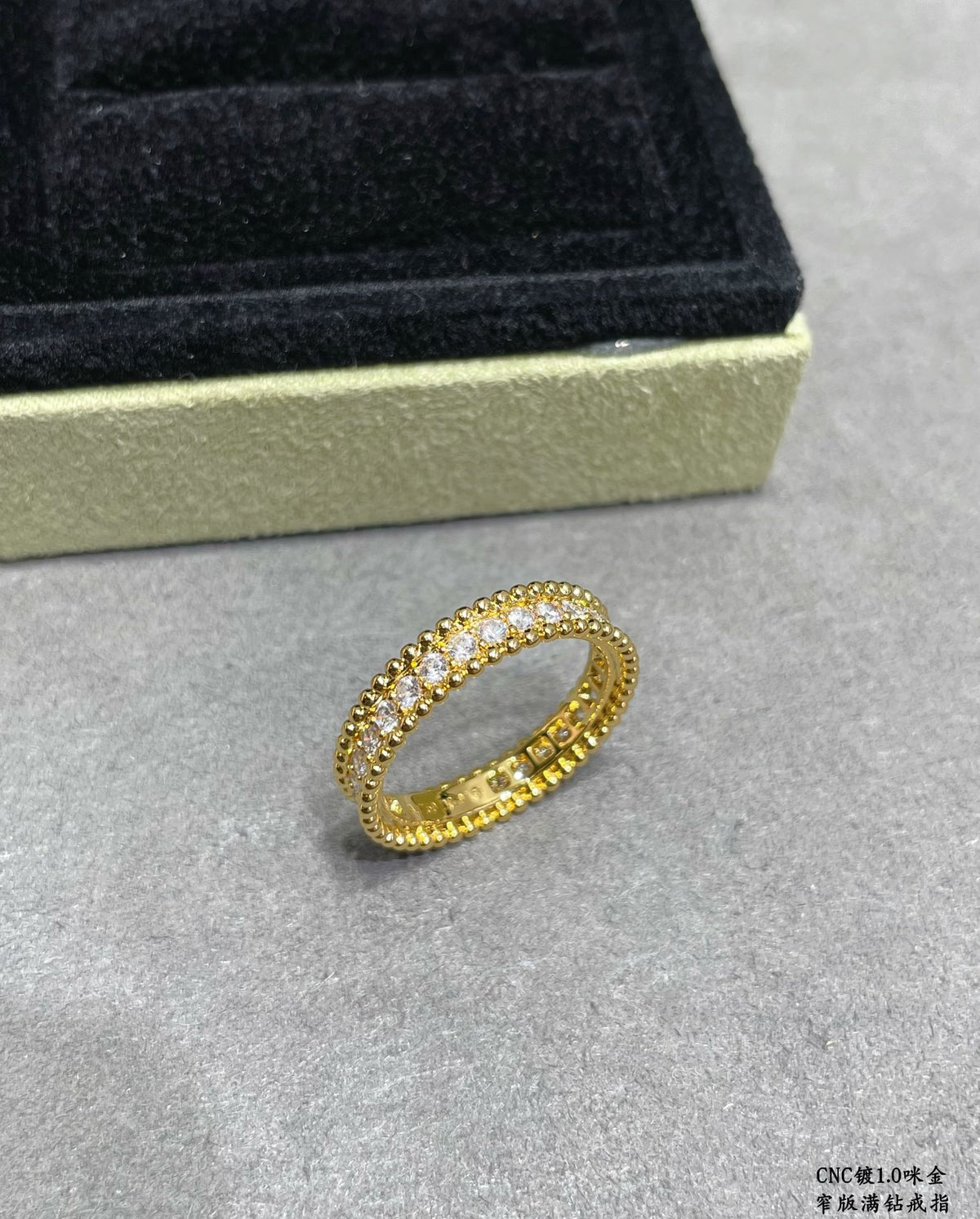 Narrow single row full diamond ring💍