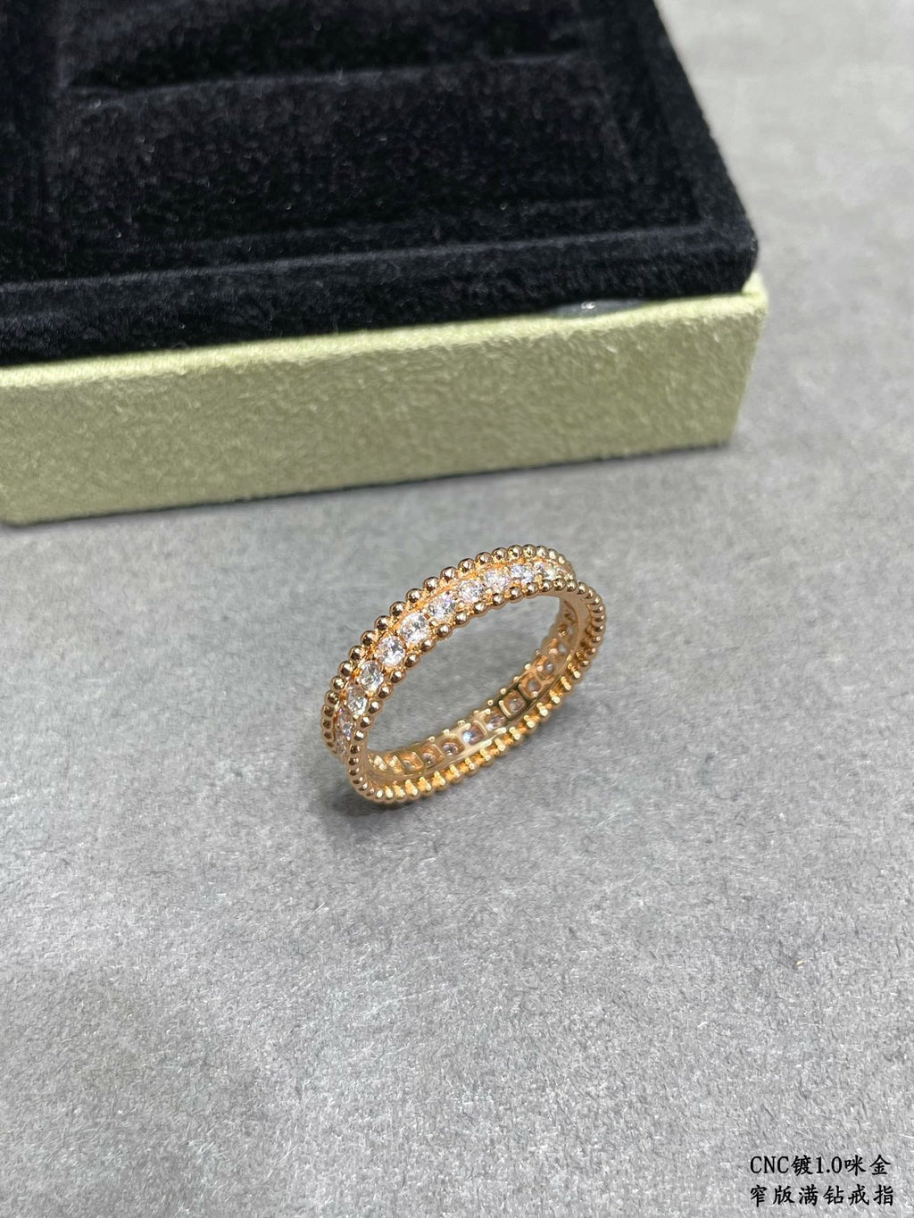 Narrow single row full diamond ring💍