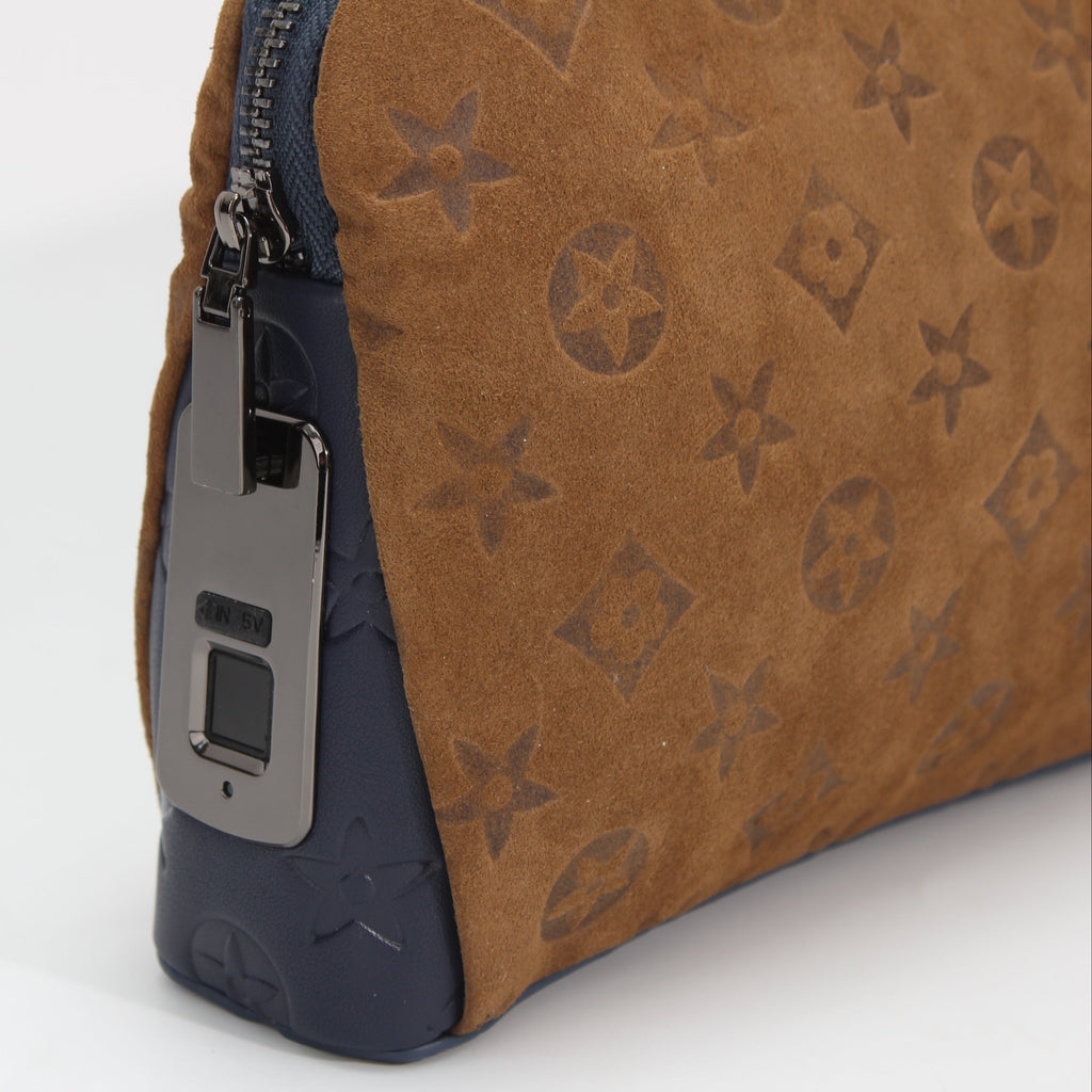 Four-leaf clover genuine leather fingerprint unlock clutch
