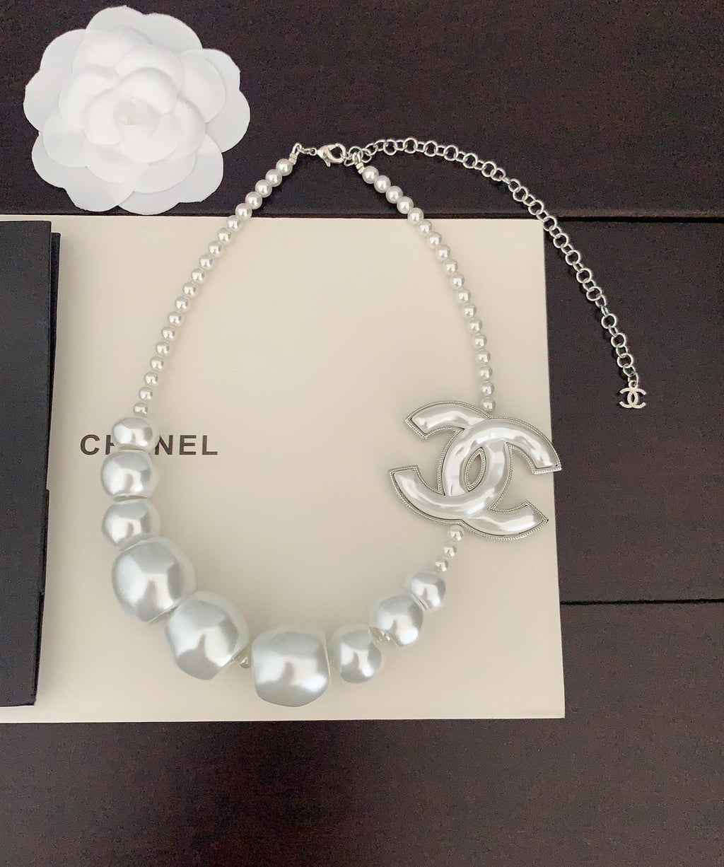 Double C necklace