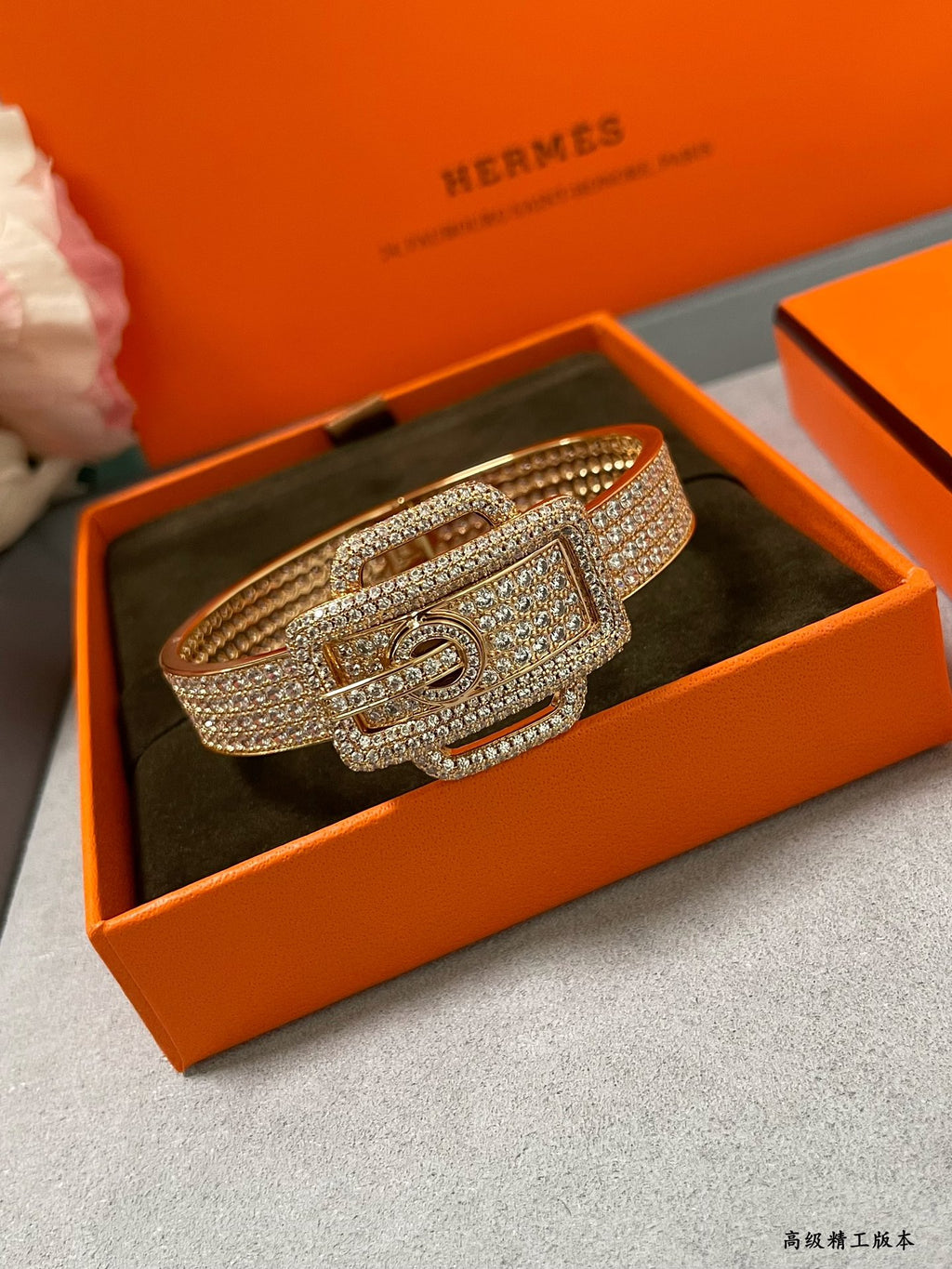 Gold buckle bracelet