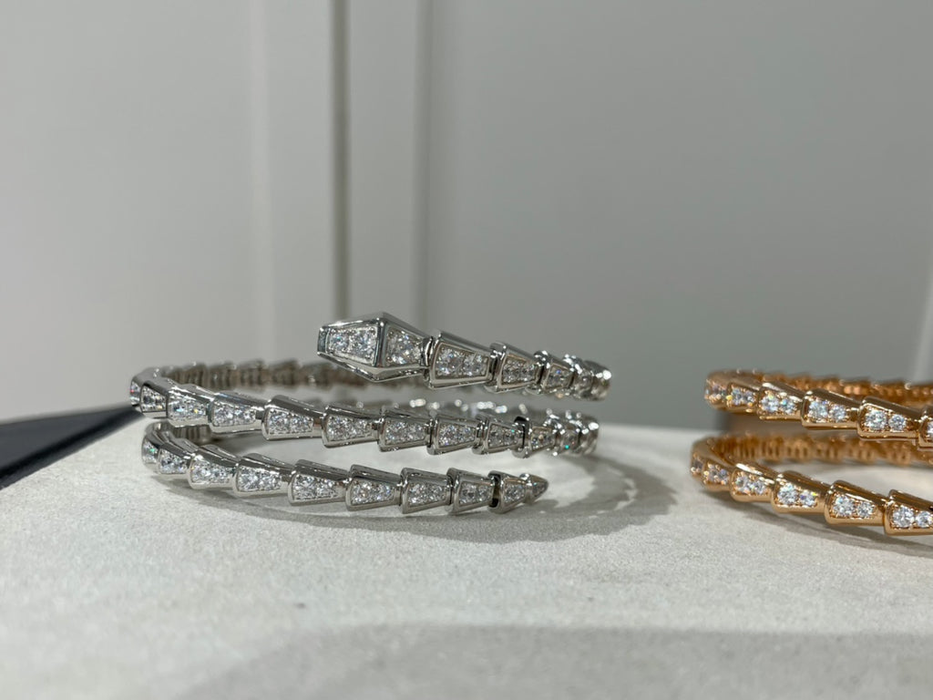 three-loop bracelet