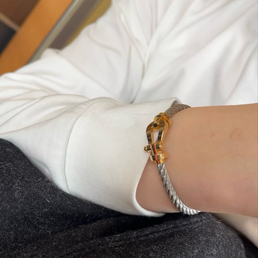 Buckle bracelet
