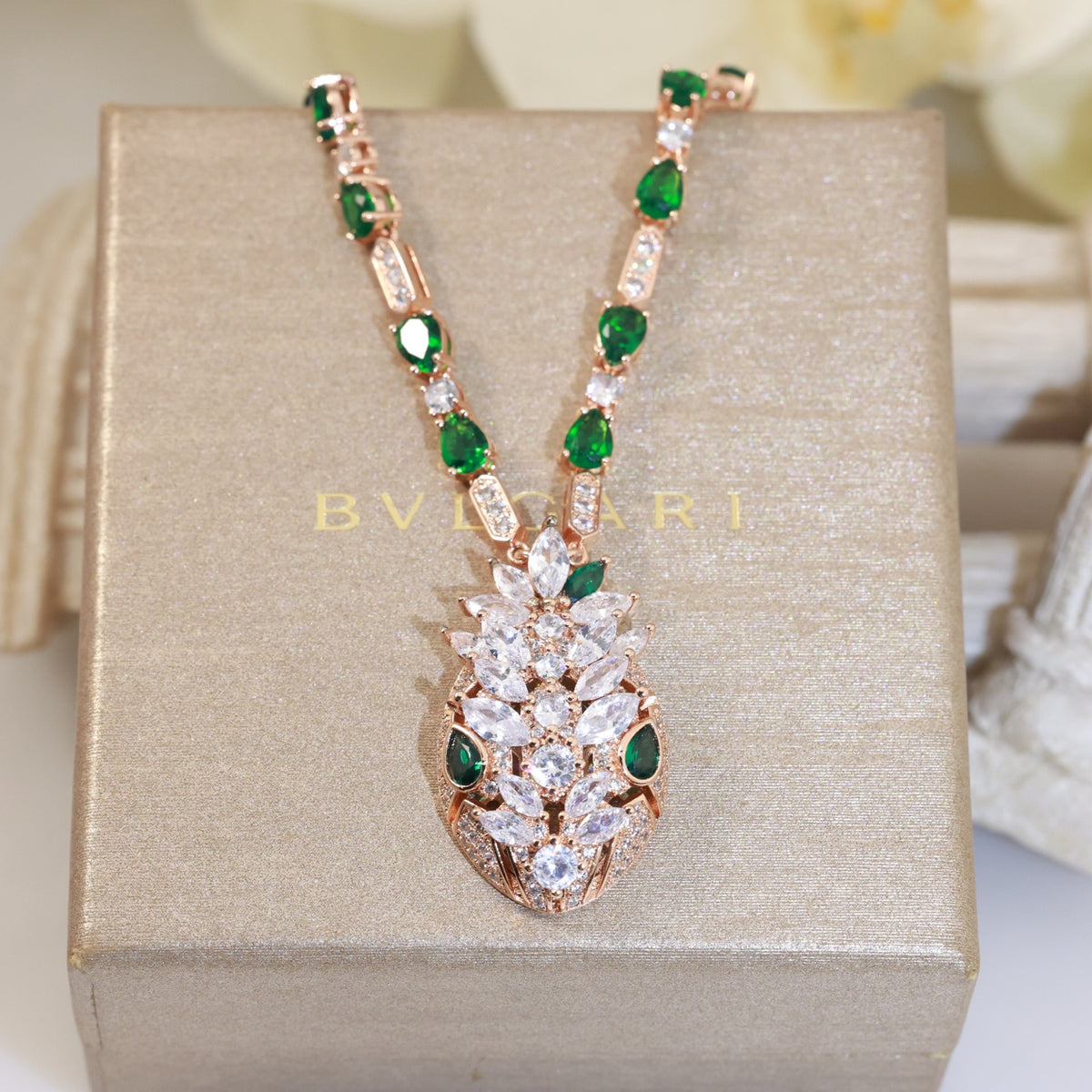 Green eye necklace