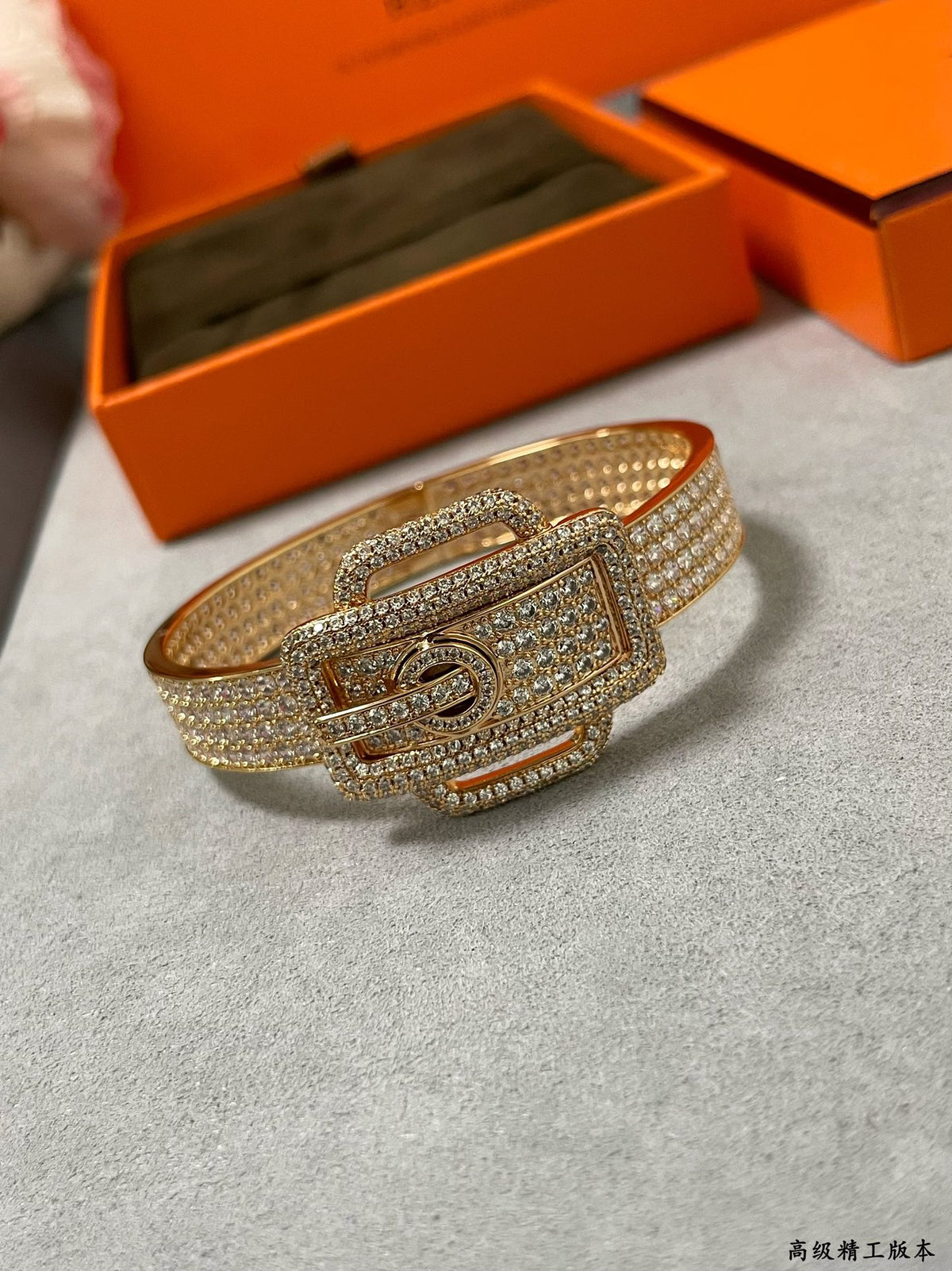 Gold buckle bracelet