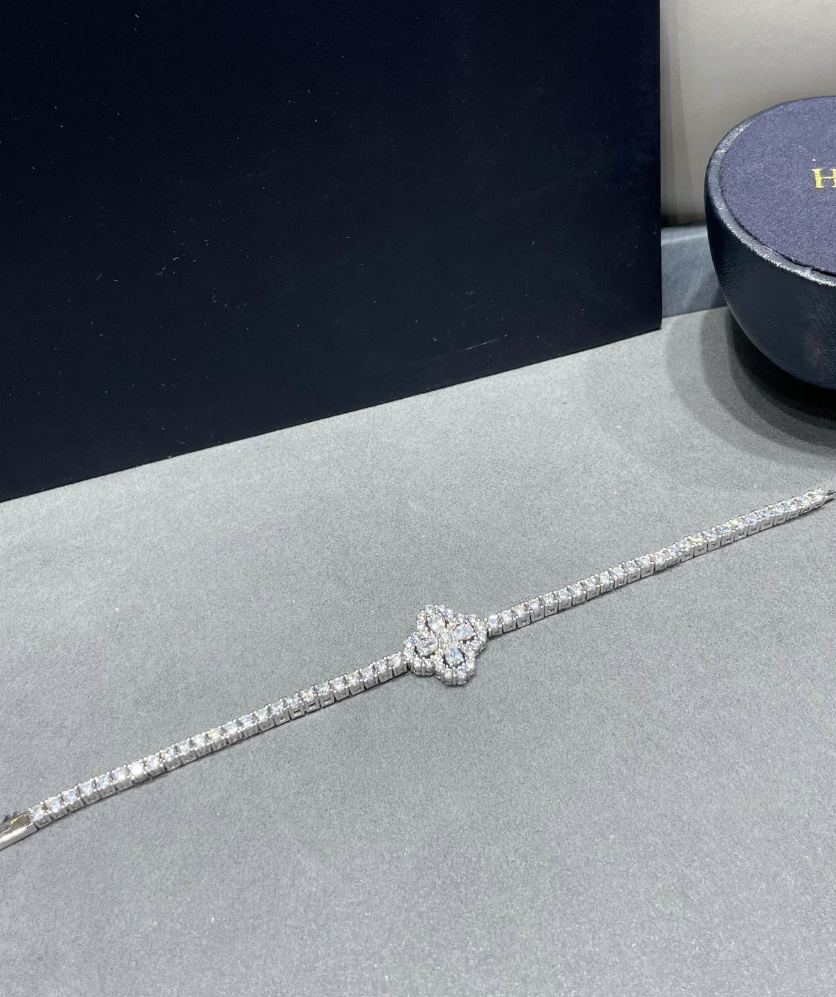Flower bracelet