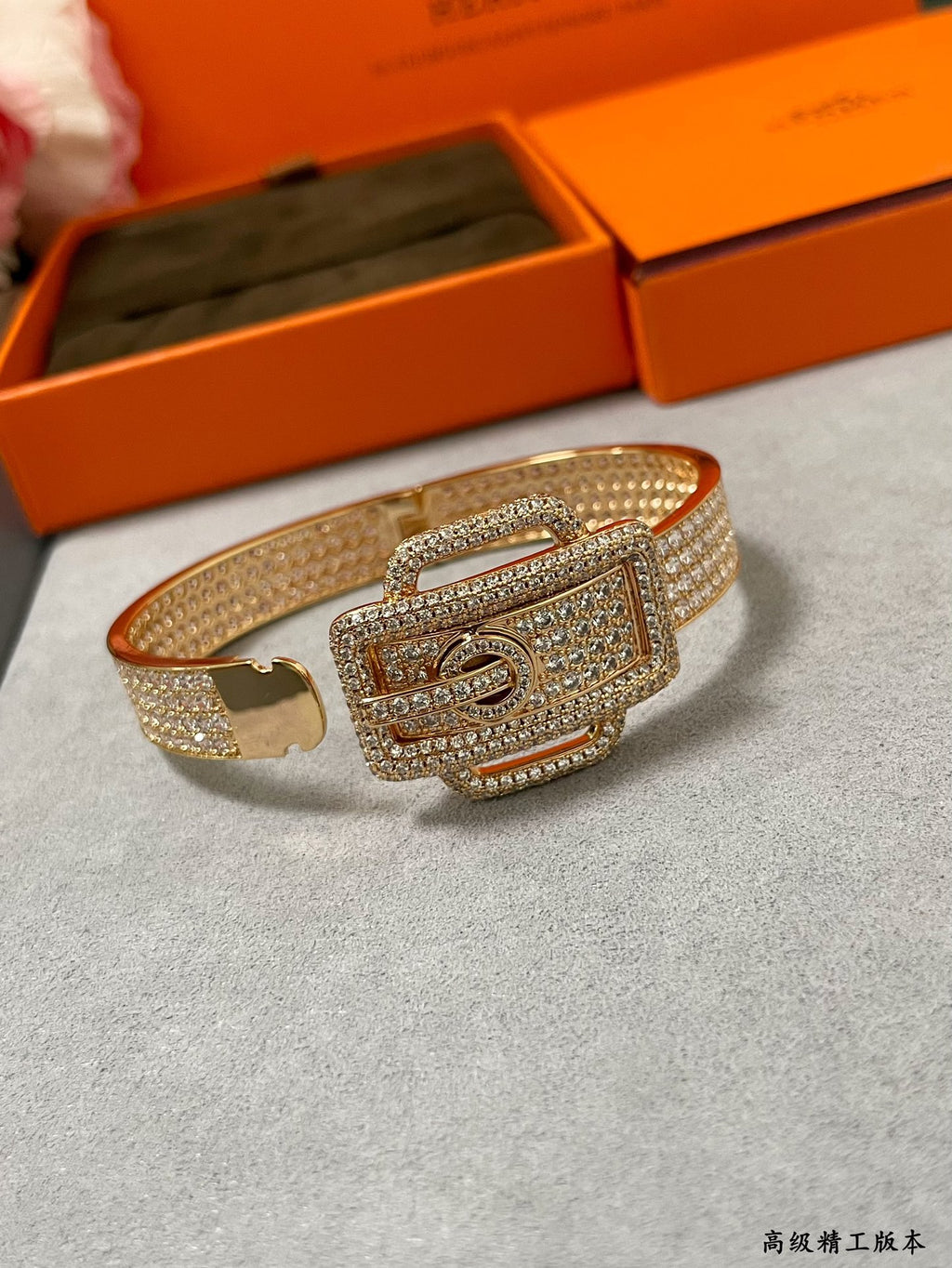 Gold buckle bracelet