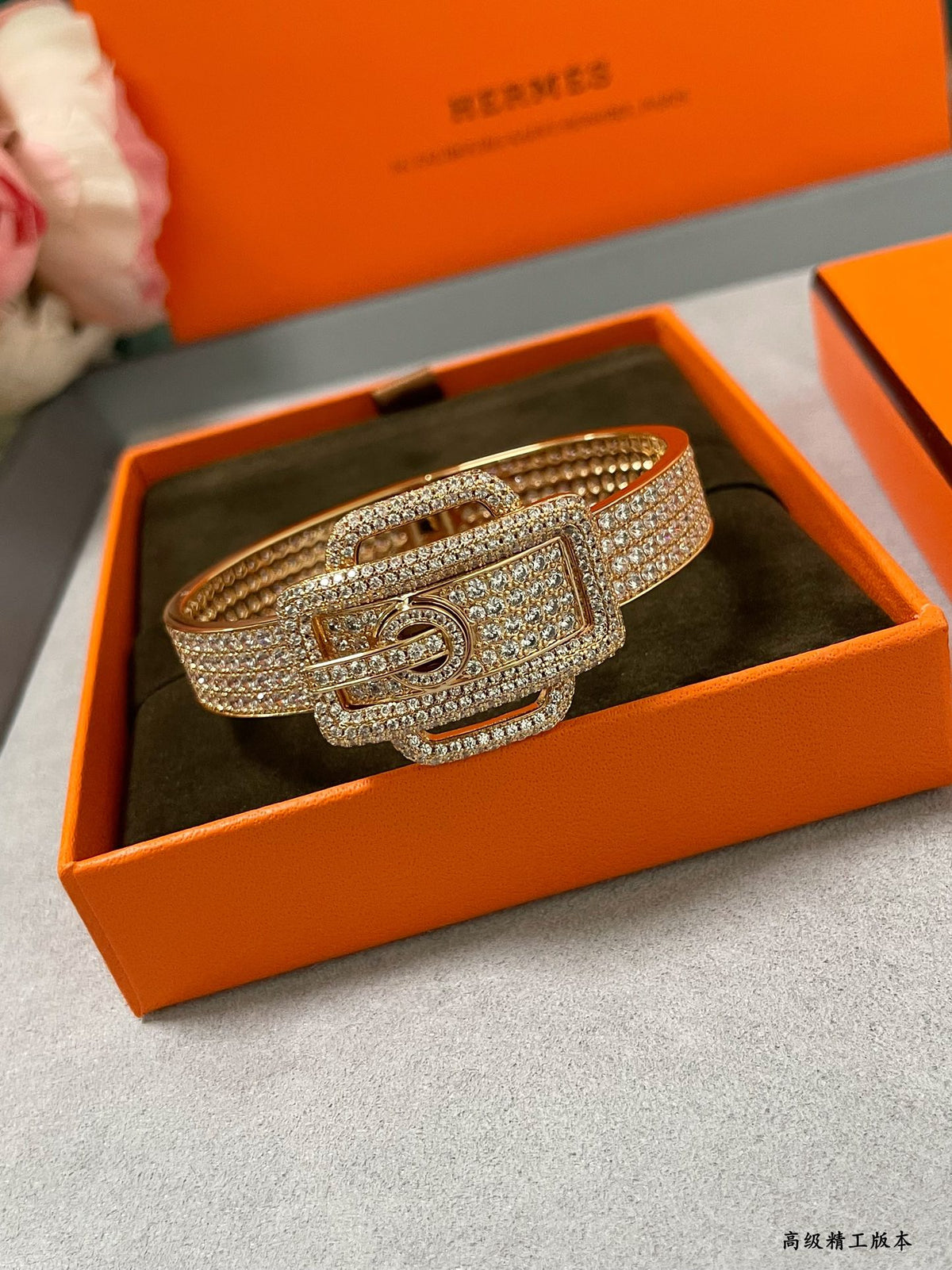 Gold buckle bracelet
