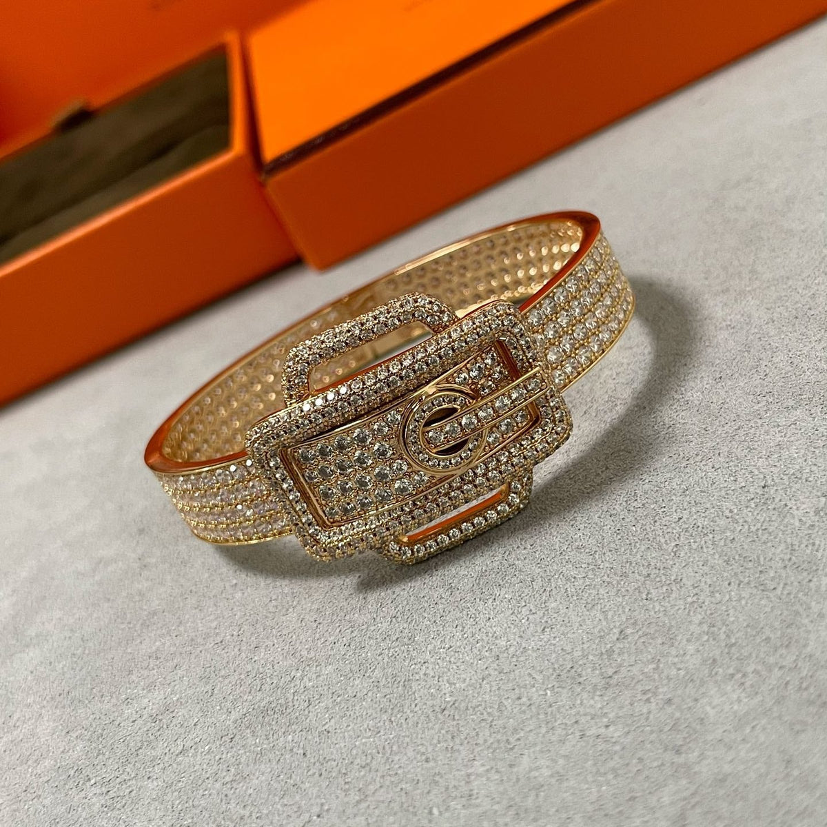 Gold buckle bracelet