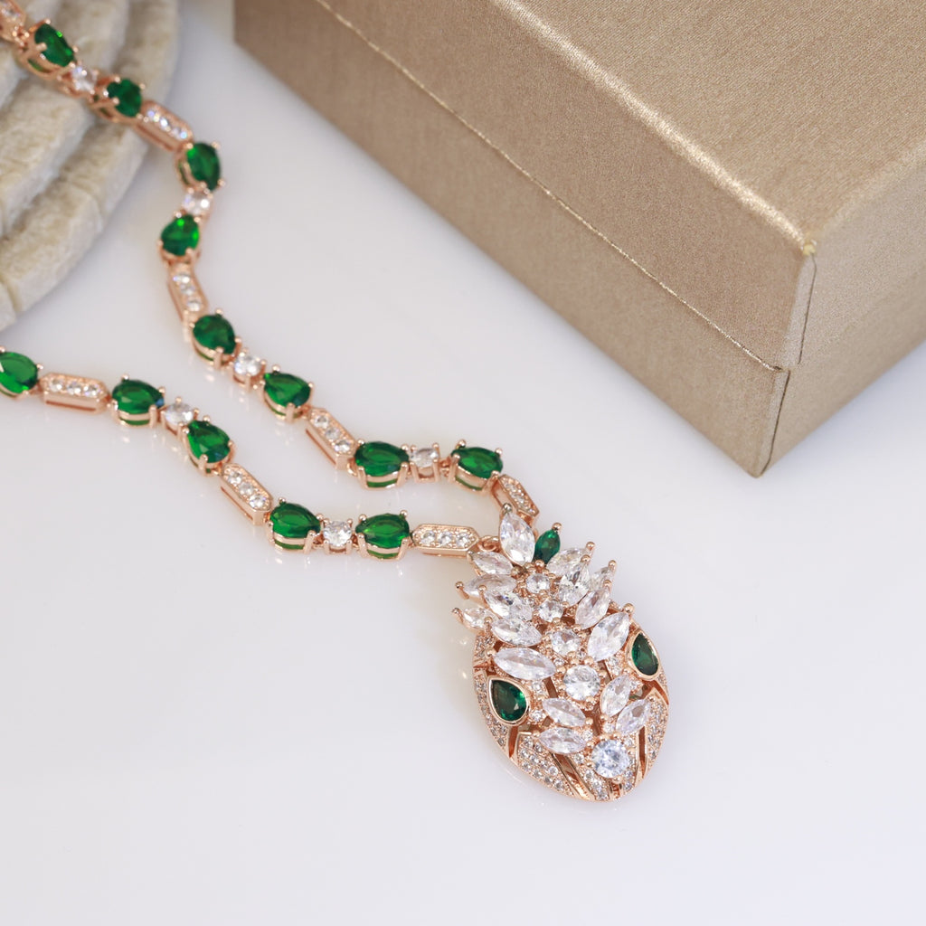 Green eye necklace