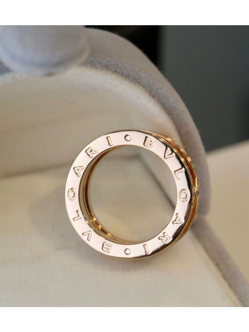 Gold diamond ring