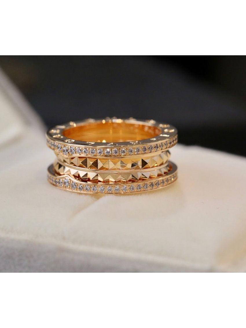 Gold diamond ring